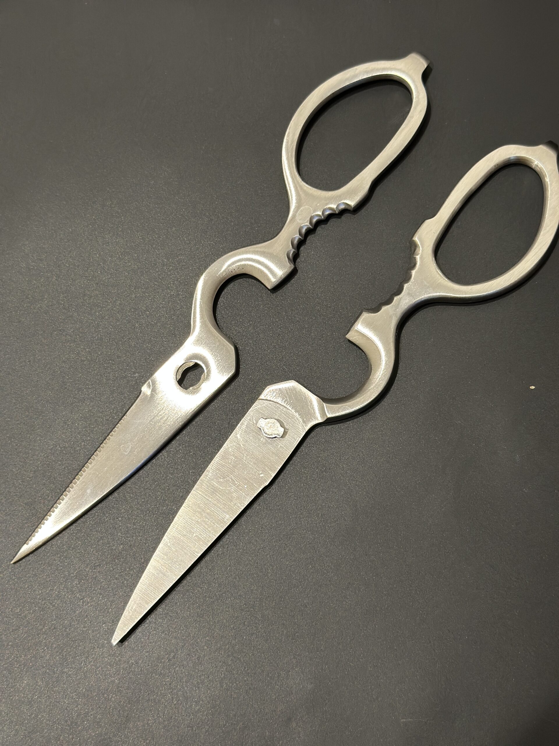 分解して洗えるステンレス製キッチンバサミ